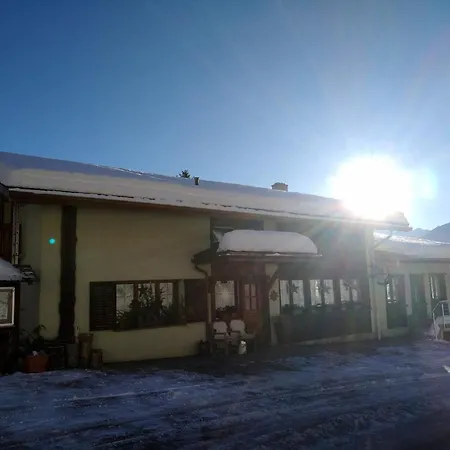 Rustica Inden, Leukerbad ベッド・アンド・ブレックファスト