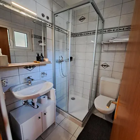 فندق مبيت وإفطار Rustica Inden, Leukerbad